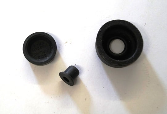 SP2003 RMH Rear Wheel Cylinder Axle Kit